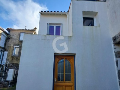 IMMEUBLE DE RAPPORT - 108 M² - MOUTIERS LES MAUXFAITS - A VENDRE