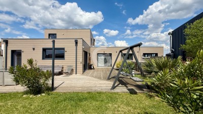 MAISON RÉCENTE - 5 PIECES - 173 M² - A VENDRE - SAINT VINCENT SUR JARD