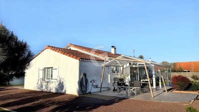 MAISON - 5 PIECES - 122 M² - A VENDRE - LONGEVILLE SUR MER
