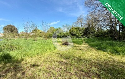 TERRAIN CONSTRUCTIBLE - NON VIABILISÉ - 1926 m² - A VENDRE - SAINT HILAIRE LA FORET