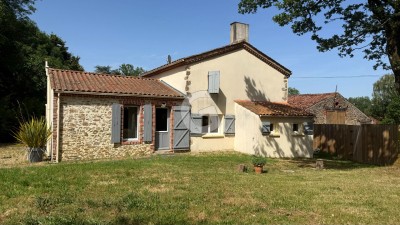 MAISON 6 PIECES - 145 m² sur 1 548 m² - POIROUX