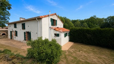 MAISON - 5 PIECES - 150 M² - A VENDRE - SAINT VINCENT SUR GRAON