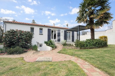 MAISON - 5 PIECES - 101 m² - A VENDRE - SAINT AVAUGOURD DES LANDES