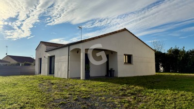 MAISON 4 PIECES-103M²- À VENDRE À SAINT CYR EN TALMONDAIS