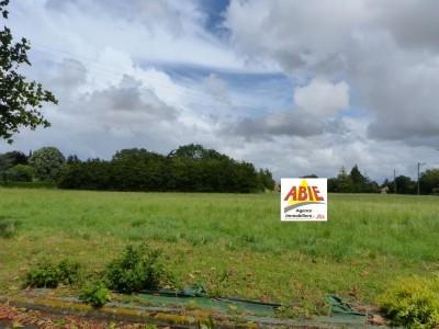 Terrain constructible sur Oulmes de 685m2