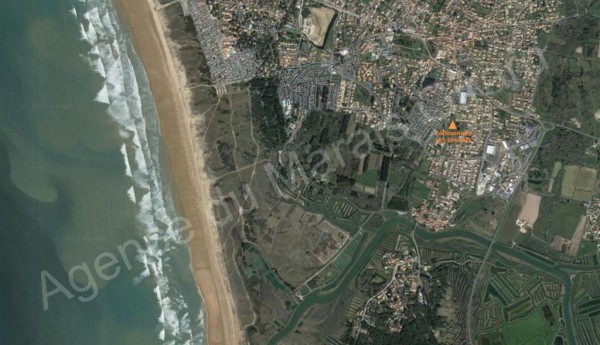 Terrain à bâtir à vendre Brem-sur-Mer 5785 Situé à 600 mètres des commerces et 1 km de la plage
