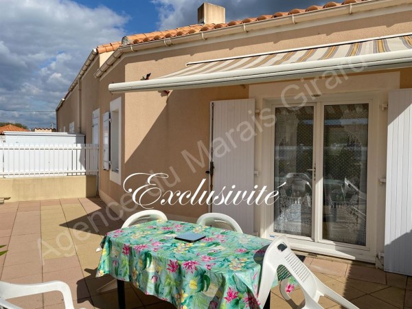 Maison à vendre Brétignolles-sur-Mer 6039 EXCLUSIVITE L'agence du Marais Girard vous propose une maison facile à vivre proche des plages du Marais Girard et de la Normandelière : entrée