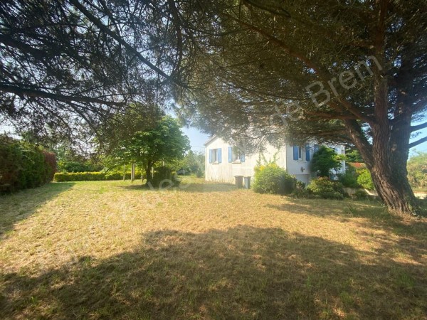 Maison à vendre L'Île-d'Olonne 5979 A 10 min des Sables d'Olonne sur un beau terrain d'env 1900m² dans un quartier calme