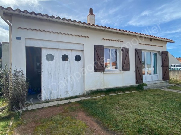 Maison à vendre Brétignolles-sur-Mer 5957 Située à environ 1km de la plage de la Parée et 300m environ du centre-ville