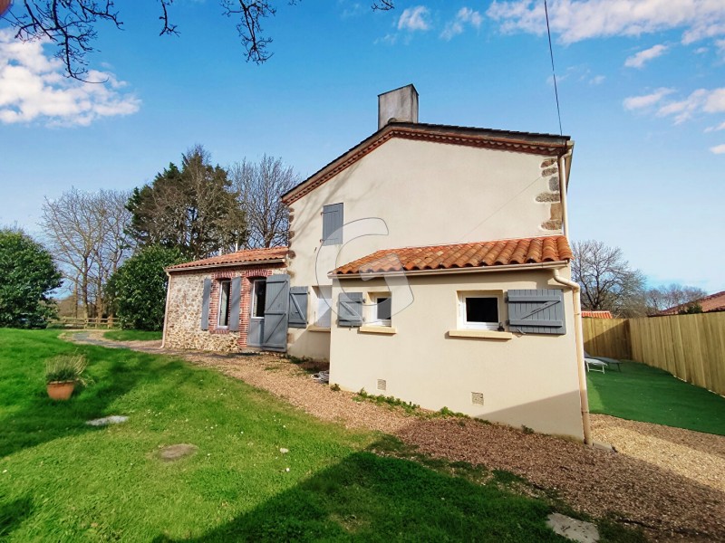 vente Maison Poiroux 146 m²