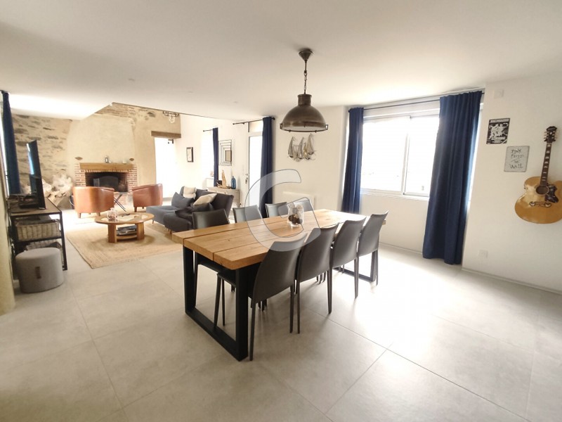 vente Maison Saint-Florent-des-Bois 200 m²