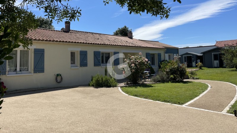 immobilier Maison à vendre Saint-Cyr-en-Talmondais 343 900 euros