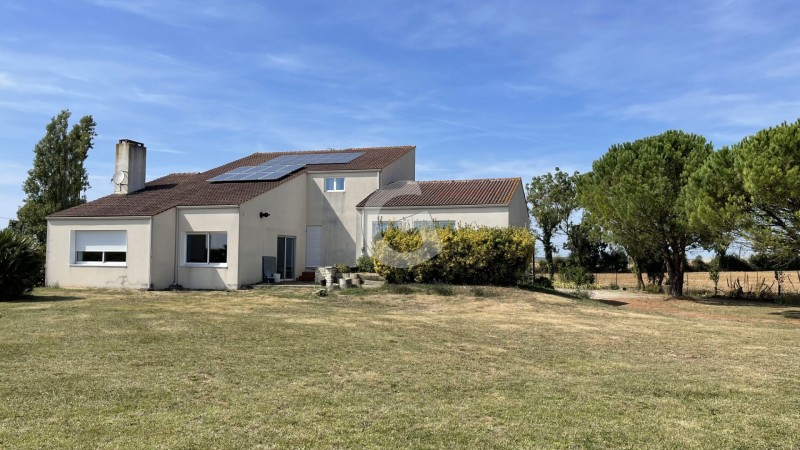 vente Maison La Jonchère 297 m²