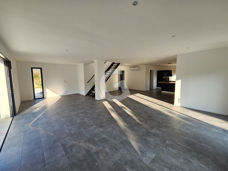 Maison à vendre 4 pièces 151 m²