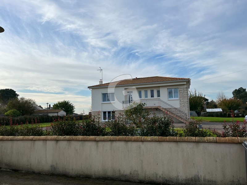 immobilier Maison à vendre Péault 332 000 euros