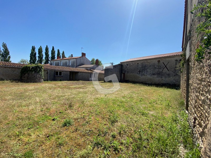 achat vente Maison 9 pièces 244 m² vendée