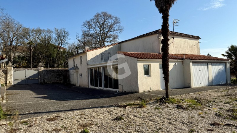 Maison à vendre 4 pièces 217 m²
