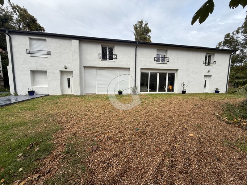 achat vente Maison 11 pièces 285 m² vendée