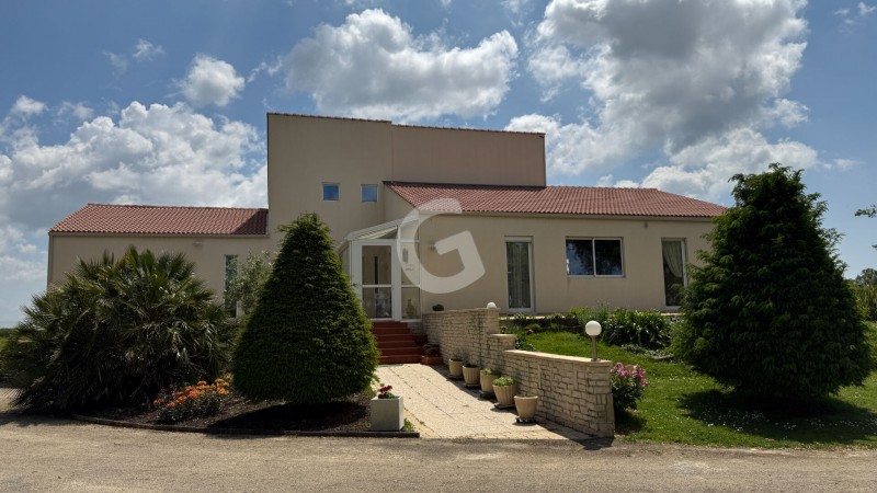 vente Maison La Jonchère 297 m²