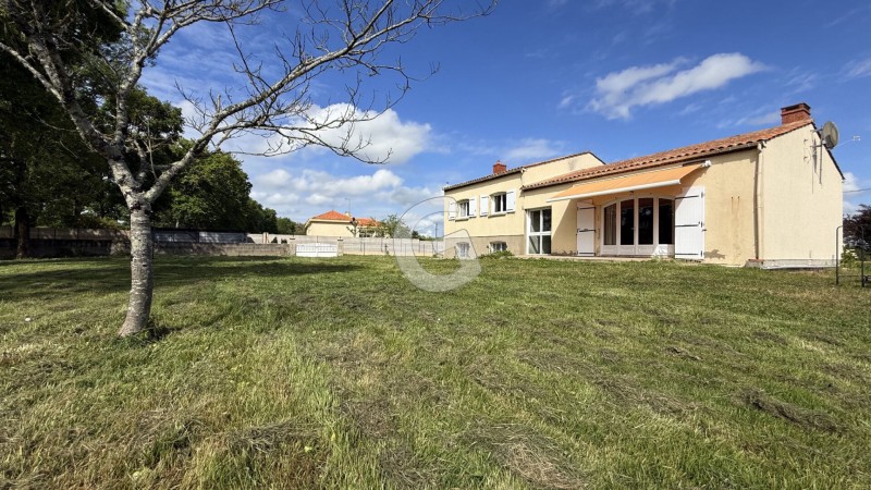 immobilier Maison à vendre Le Champ-Saint-Père 180 600 euros