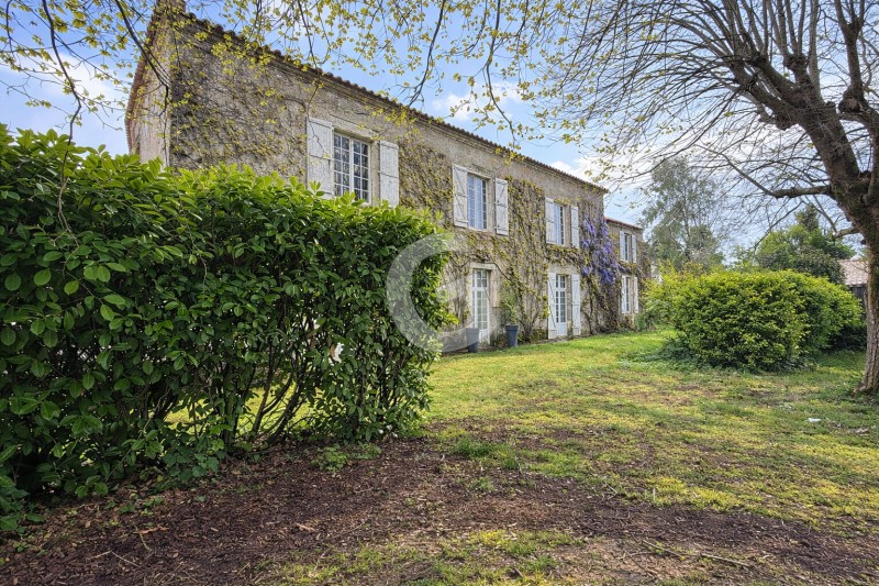 immobilier Maison à vendre Angles 640 400 euros