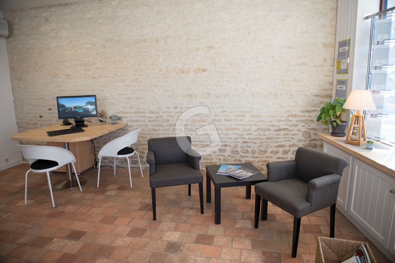 vente Local Commercial Angles 61 m²