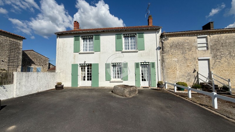 immobilier Maison à vendre Curzon 180 200 euros