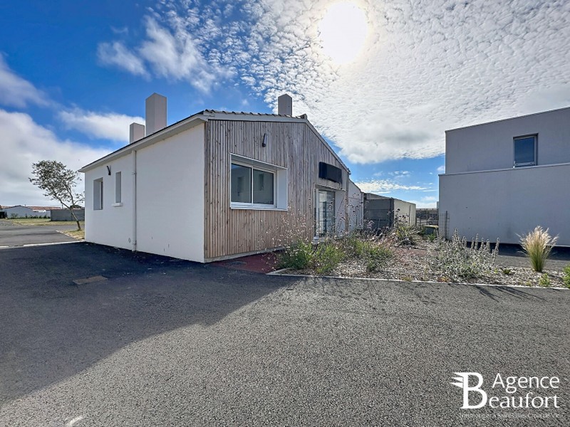 immobilier Local Commercial à vendre Saint-Gilles-Croix-de-Vie 900 euros