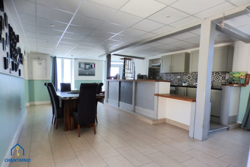 Maison à vendre 5 pièces 232 m²