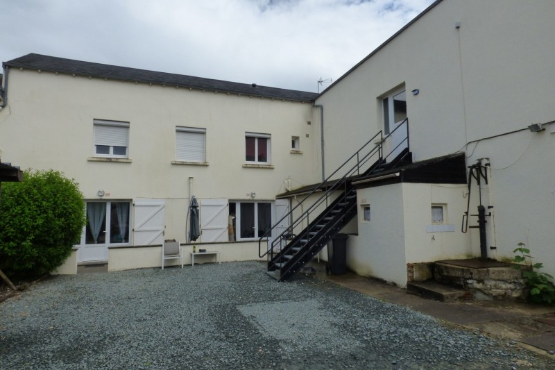 immobilier Immeuble à vendre Chantonnay 365 750 euros