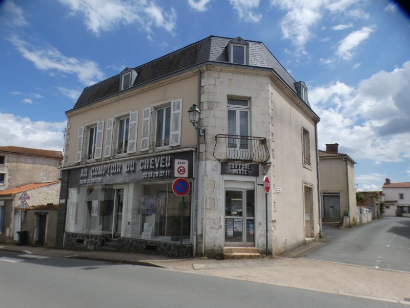 Immeuble à vendre Sainte-Hermine