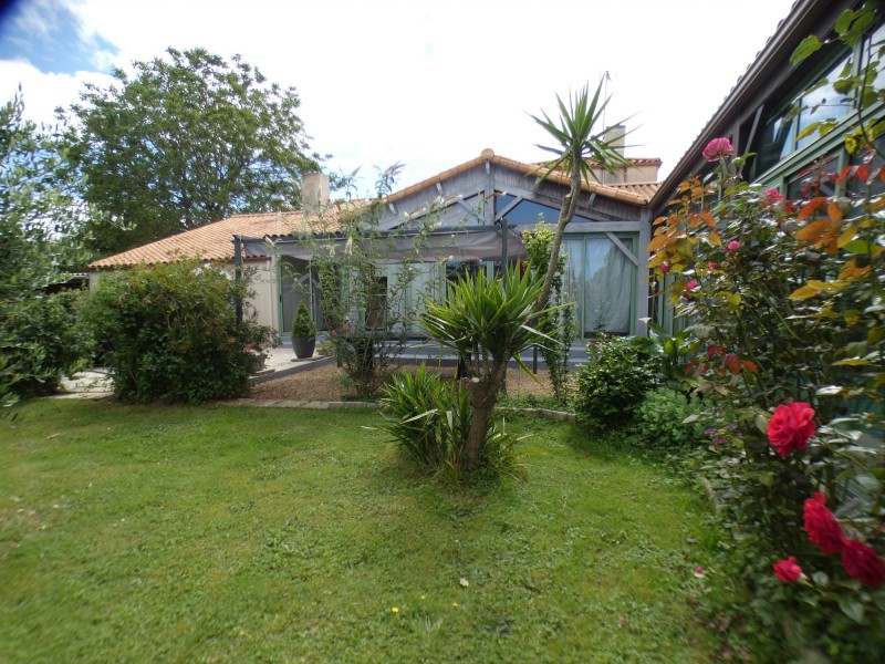 immobilier Maison à vendre Sainte-Hermine 350 075 euros