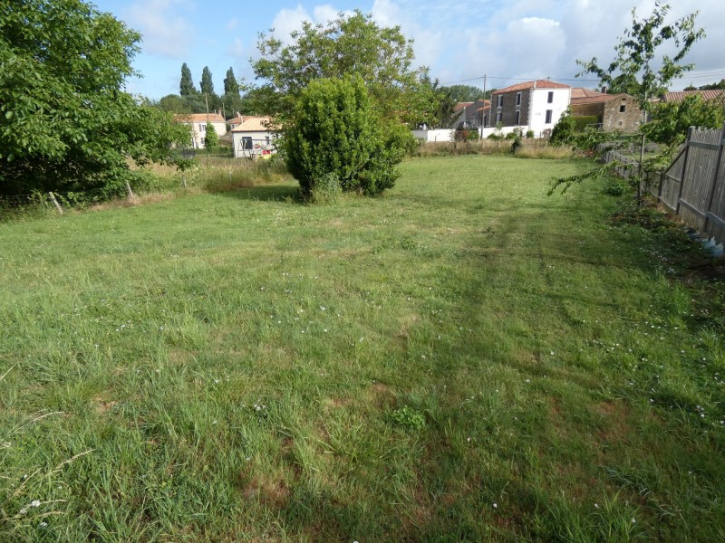 Terrain à vendre 715 m²