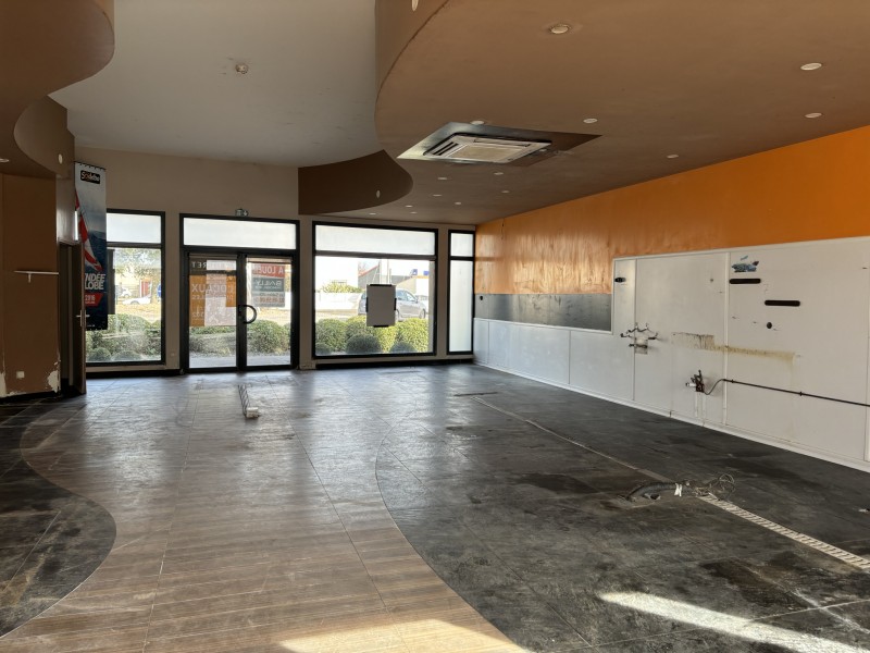 immobilier Divers à vendre Les Sables-d'Olonne 572 250 euros