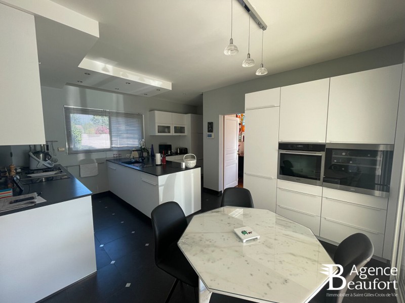 vente Maison Le Fenouiller 200 m²